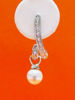 Image de « Spirale et perle » boucles d'oreilles pendantes en argent sterling, une seule perle d'eau douce suspendue à une spirale incrustée de zircones cubiques rondes