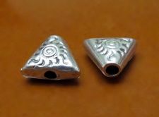 Picture of 15x10 mm, cord end caps, 2 mm hole, flat triangle, silver-plated zamak, deco, 4 pieces