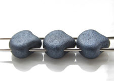 Image de 7.5x7.5 mm, perles en éventail, feuille Ginkgo, de verre tchèque, 2 trous, suède métallique, bleu foncé