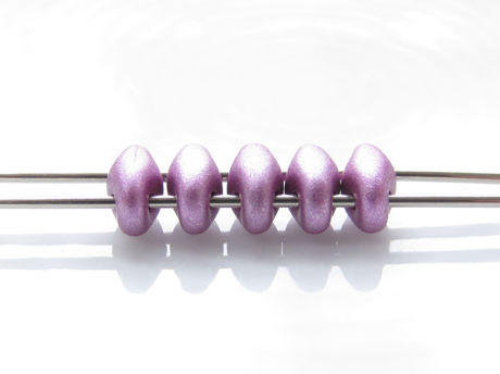 Image de 5x2.5 mm, perles SuperDuo, de verre tchèque, 2 trous, opaque, satin métallique, magenta ou violet rouge
