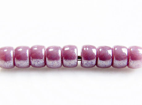 Image de Perles de rocailles tchèques, taille 8, opaque, améthyste pourpre, lustré