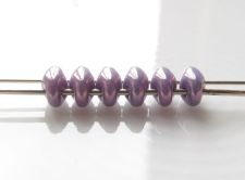 Image de 5x2.5 mm, perles SuperDuo, de verre tchèque, 2 trous, opaque, blanc craie, lustré violet améthyste métallique